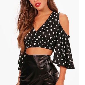 Boohoo Petite Tilly Star Print Cold Shoulder Crop